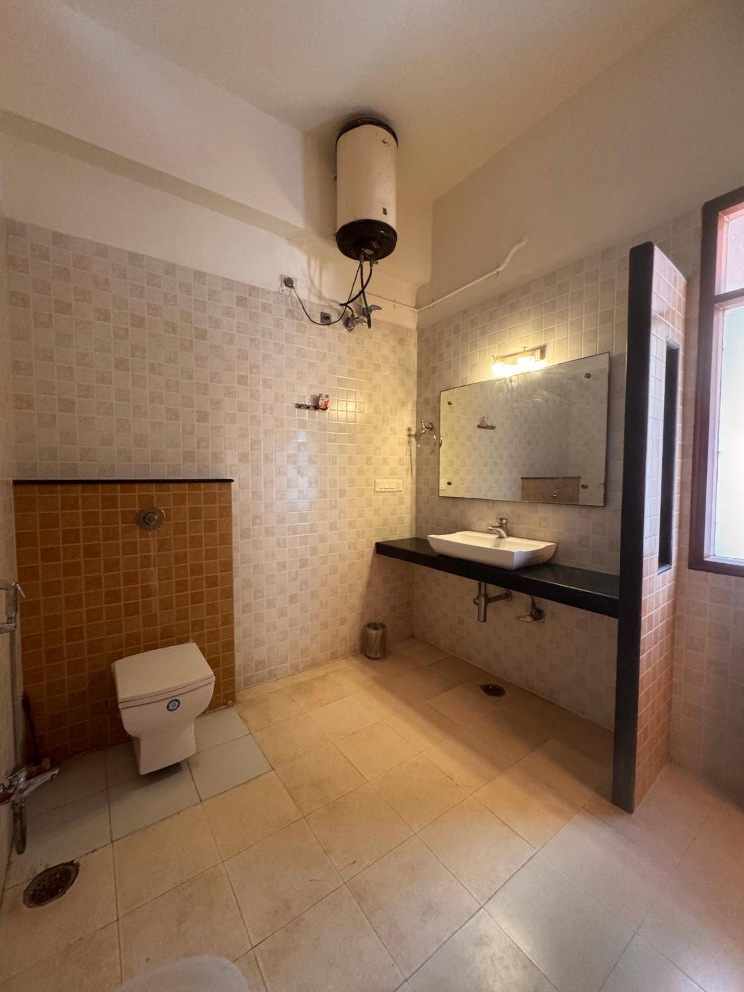 Hl Grand Hotel Lucknow Ngoại thất bức ảnh