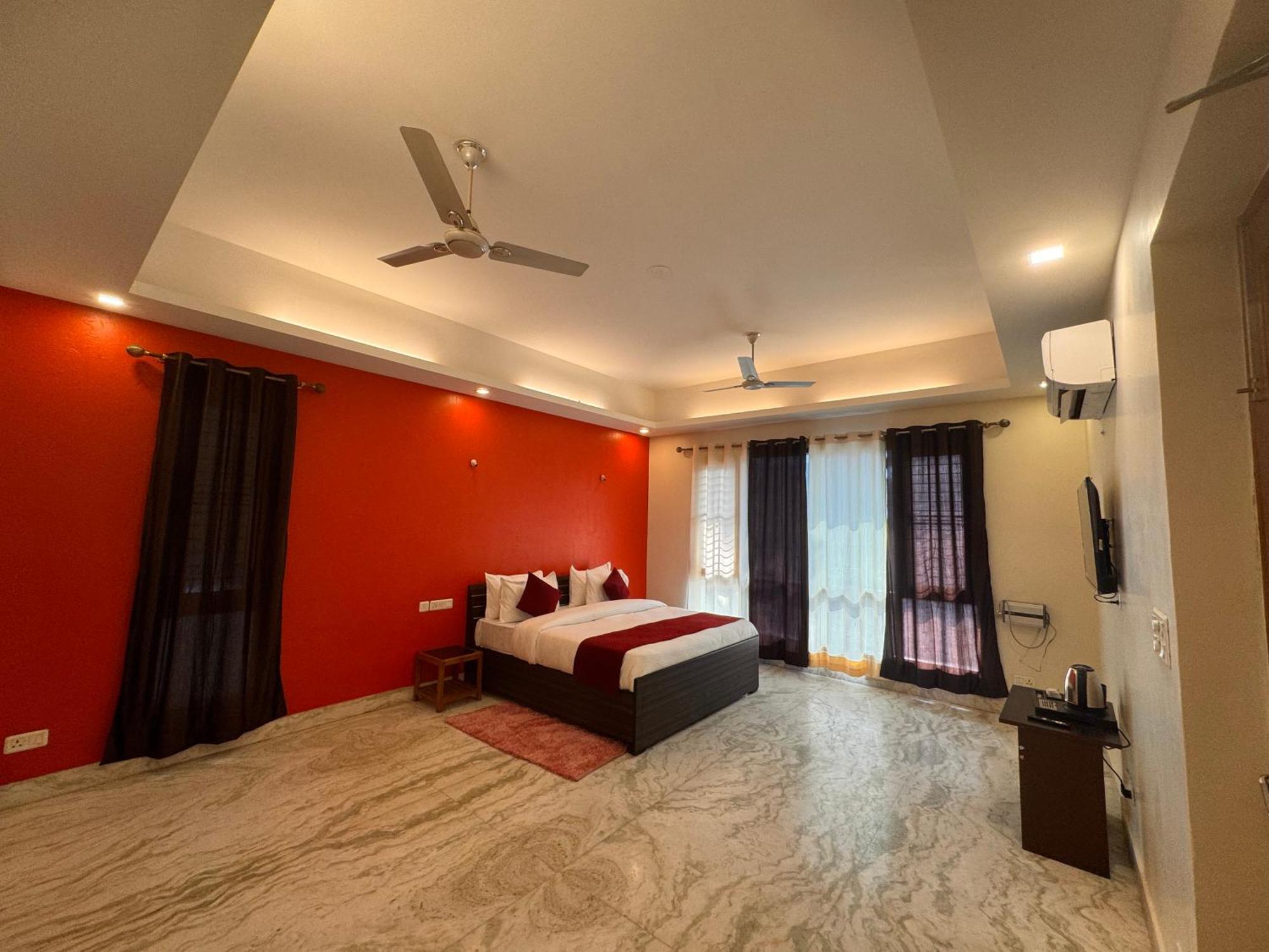 Hl Grand Hotel Lucknow Ngoại thất bức ảnh